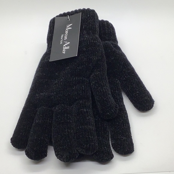 Marc Adler Women’s Black Soft Fuzzy Gloves - Picture 5 of 5